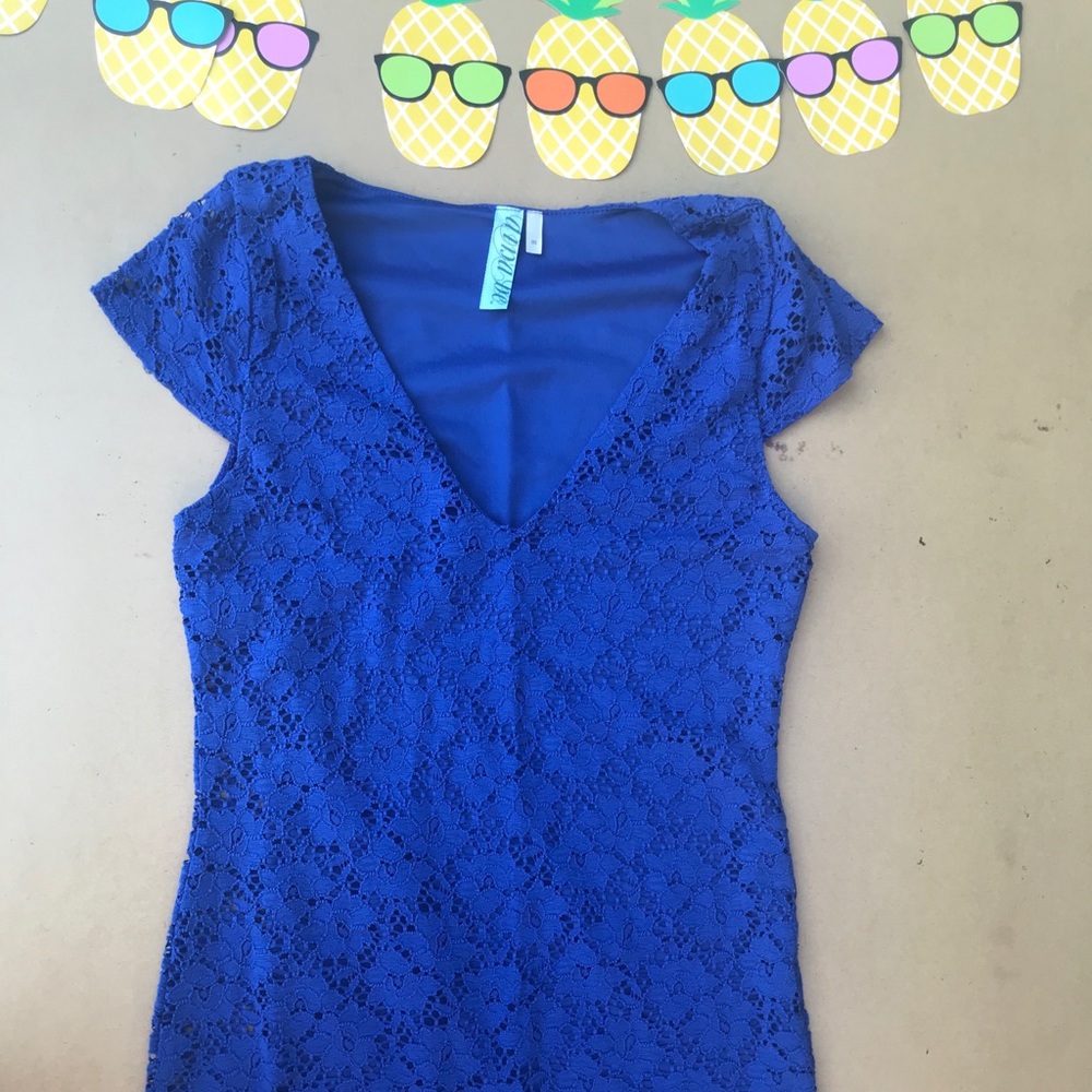 Lace Royal blue dress size m v neck Francescas